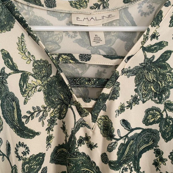 Emaline Green Floral Women’s Top - Picture 3 of 4